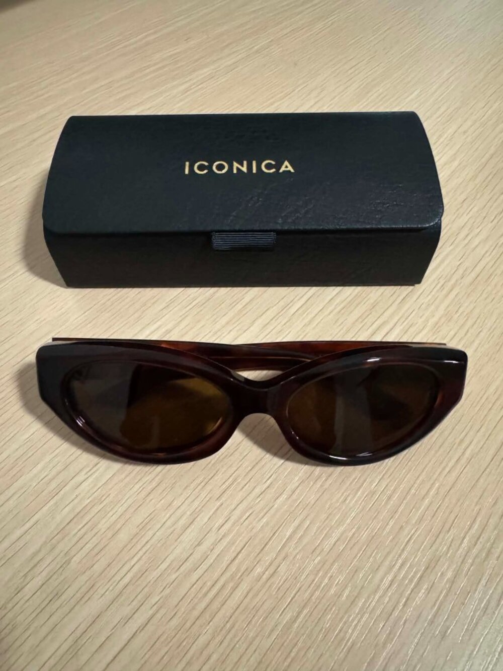 Diff Iconia Petra Sunglasses (Brown)